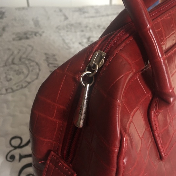 Red Purse - Picture 8 of 8